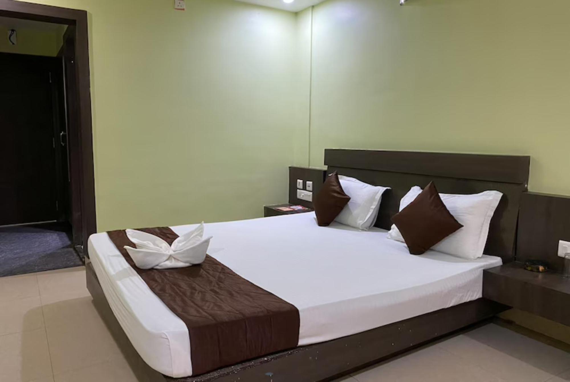 Deep Ganga Inn Near Sea Beach By Morservices Puri Ngoại thất bức ảnh