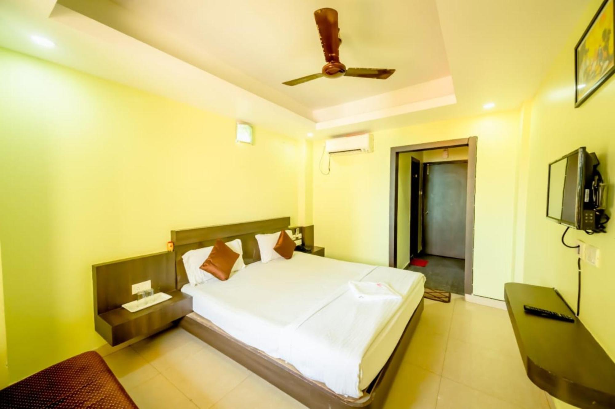 Deep Ganga Inn Near Sea Beach By Morservices Puri Ngoại thất bức ảnh