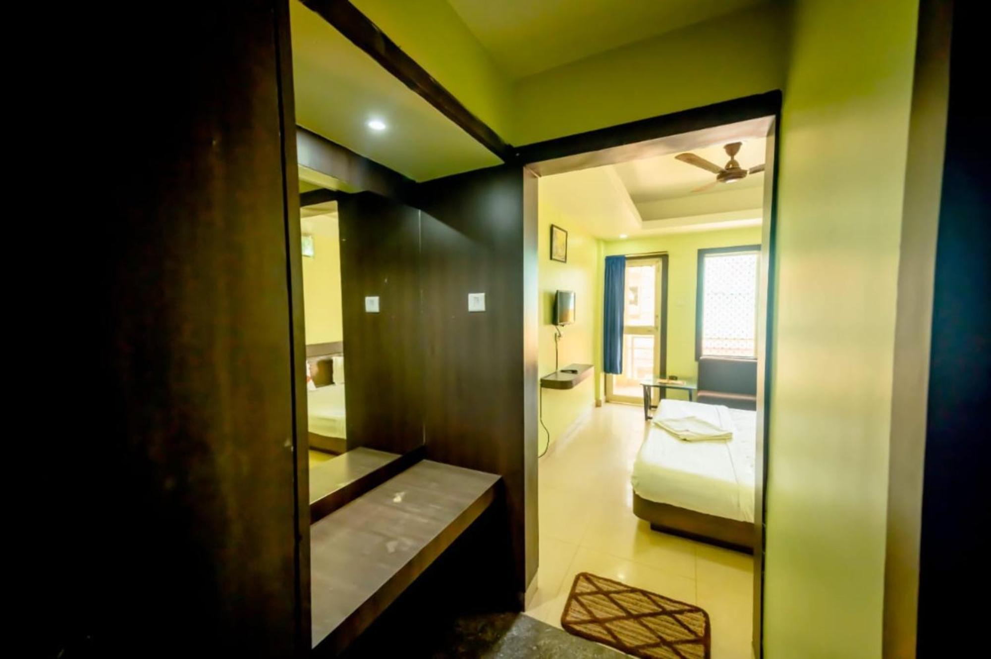 Deep Ganga Inn Near Sea Beach By Morservices Puri Ngoại thất bức ảnh