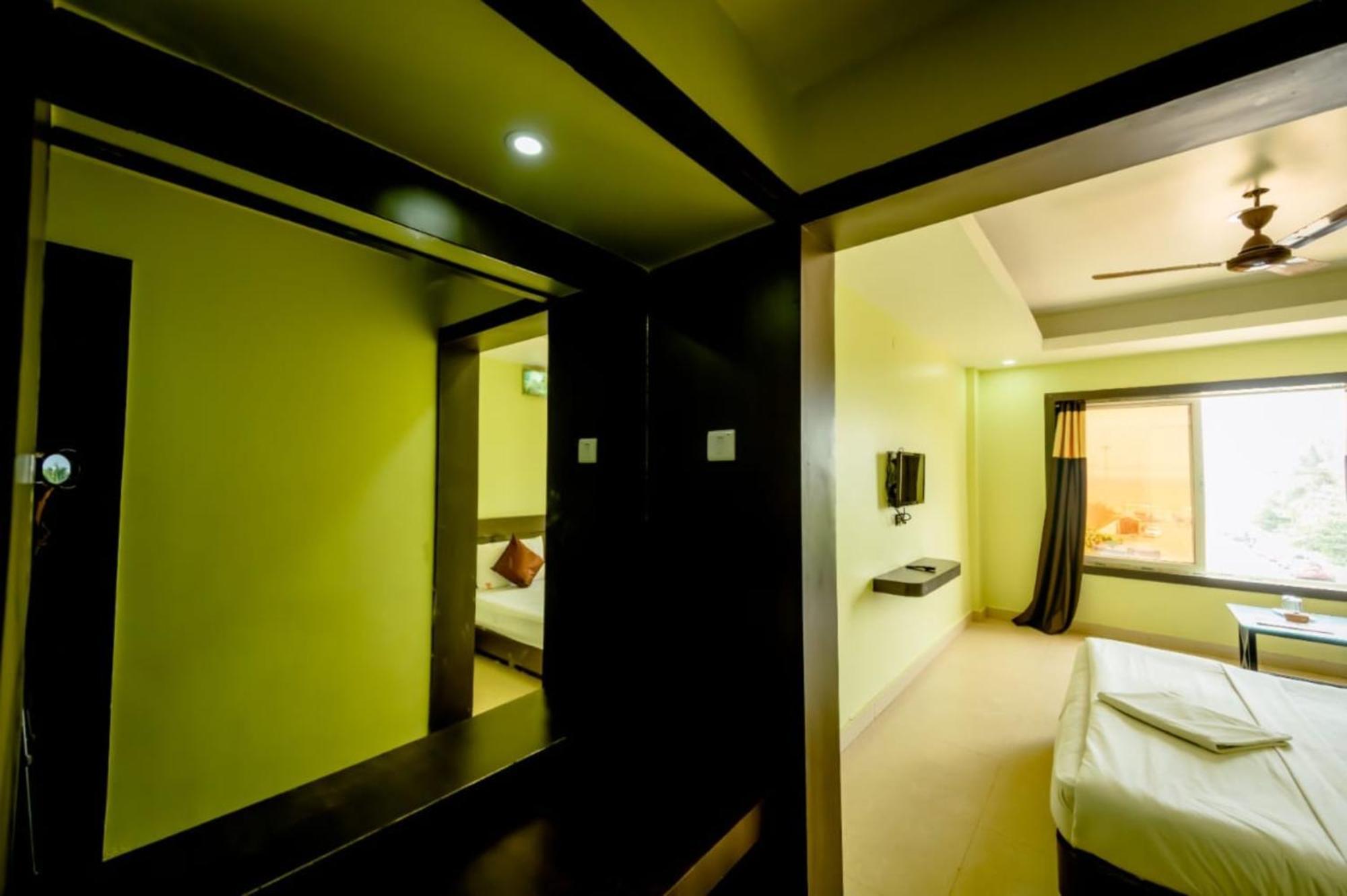 Deep Ganga Inn Near Sea Beach By Morservices Puri Ngoại thất bức ảnh