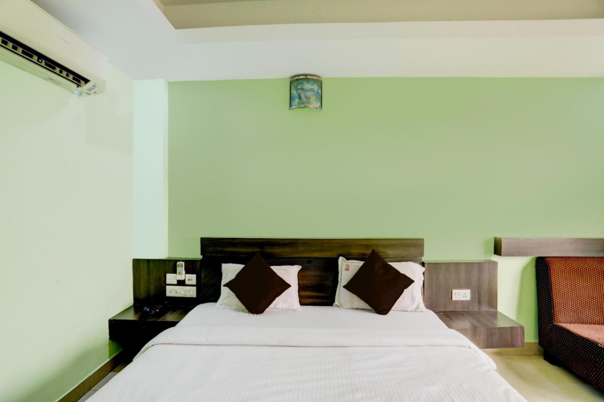 Deep Ganga Inn Near Sea Beach By Morservices Puri Ngoại thất bức ảnh